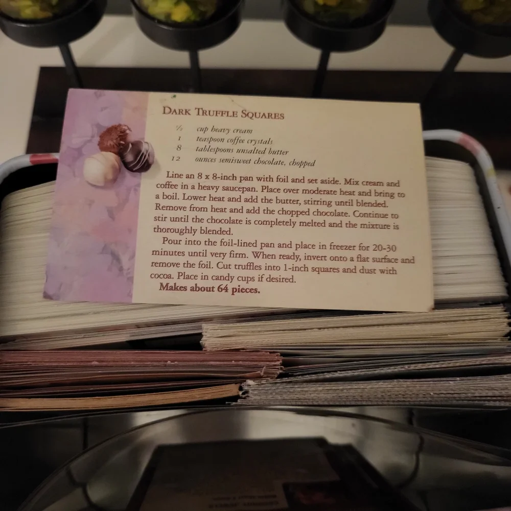 Floral Tin Recipe Box - - Picture 5 of 6